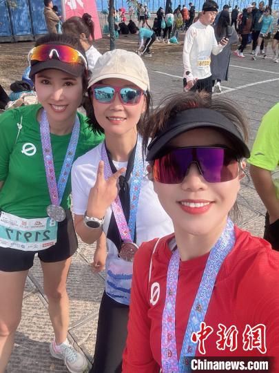 正定古城晨光见证2024石家庄女子半程马拉松,肯