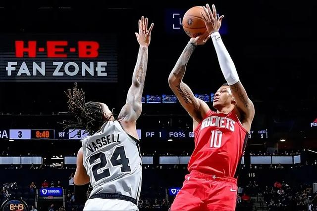 小史密斯成火箭X因素 助力冲击季后赛