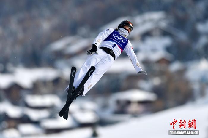 徐梦桃米兰冬奥会自由式滑雪女子空中技巧摘金