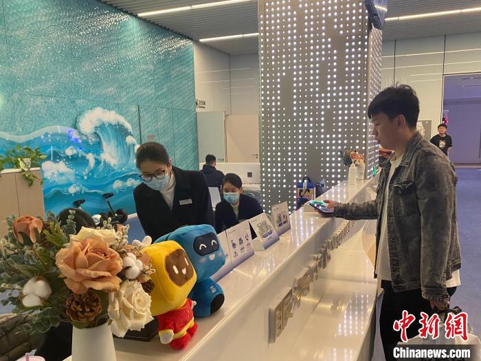 杭州奥体中心游泳馆试营业 智能设施与亚运标准