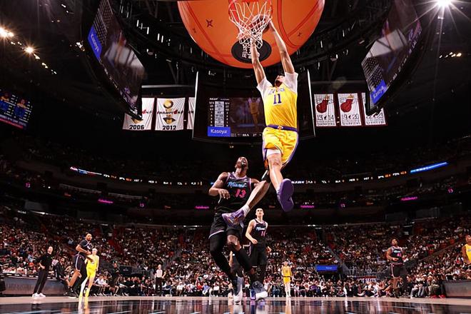 湖人逆转热火豪取八连胜 海斯状态低迷成隐患