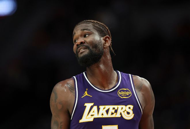 湖人末节逆转篮网 里弗斯爆发海斯添关键数据