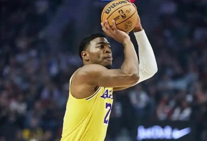 湖人末节逆转篮网 里弗斯爆发海斯添关键数据