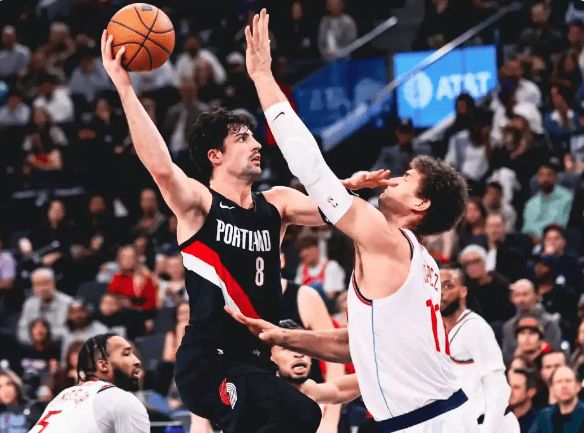 快船主场惨败开拓者 争七希望破灭阵容短板暴露