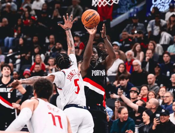 快船主场惨败开拓者 争七希望破灭阵容短板暴露