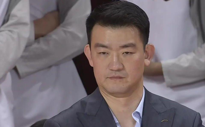 广厦队主场惨败深圳队 防守漏洞暴露意图