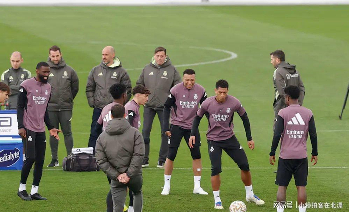 皇马逆转马竞险胜，国米爆冷平佛罗伦萨，曼城