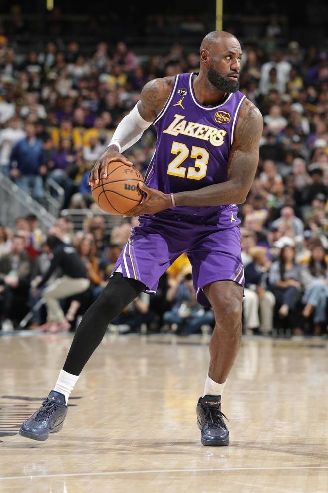 湖人双核伤退 詹姆斯孤军奋战冲击季后赛