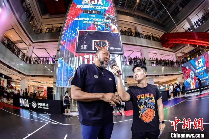 马里昂现身广州NBA HOOP PARK 助阵南部大区赛收官，